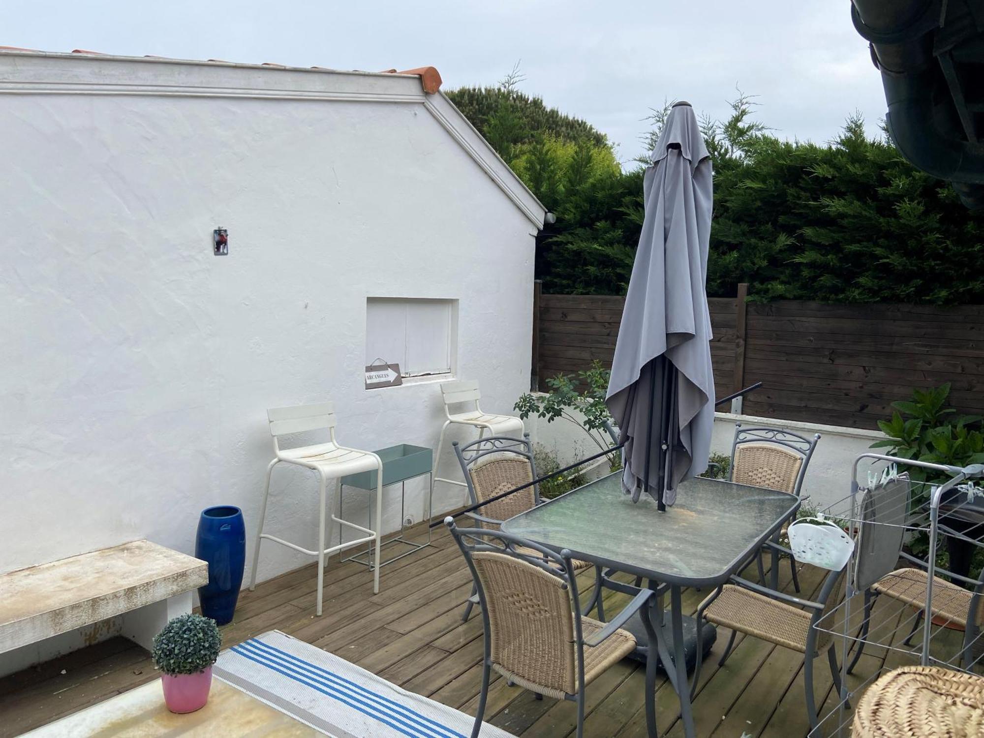 Agreable Maison De Ville Avec Une Belle Terrasse 앙글레 외부 사진